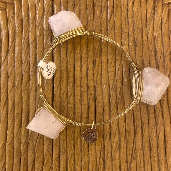 Jewelry - Gold bangle with light pink rocks